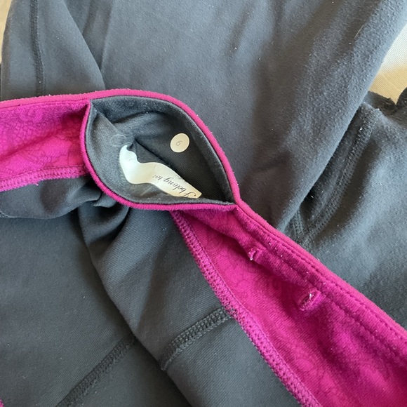 Lululemon Charcoal/Dark Magenta Crop Pants Split Hem - Picture 6 of 8